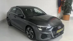 Grijs Gebruikt 2021 Audi A3 Sportback e-tron S-Line Sedan | € 29.850 (Eerlijke prijs)