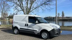 Wit Gebruikt 2016 Opel Combo Edition MPV | € 4.450 (Eerlijke prijs)