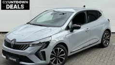 Grijs Gebruikt 2023 Renault Clio V Techno Hatchback | € 20.740 (Eerlijke prijs)