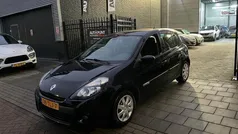 Zwart Gebruikt 2012 Renault Clio IV Collection Hatchback | € 3.499 (Eerlijke prijs)