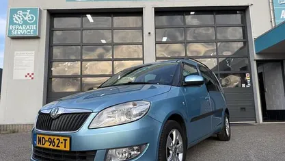 Blauw Gebruikt 2011 Skoda Roomster MPV | € 2.850 (Eerlijke prijs)
