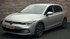 Grijs Gebruikt 2022 VW Golf VIII Life Hatchback | € 21.995 (Goede deal)