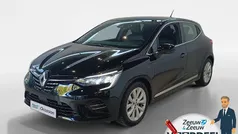 Zwart Gebruikt 2022 Renault Clio V Intens Hatchback | € 18.795 (Eerlijke prijs)