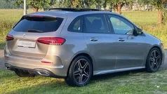 Zilver, metallic lak Gebruikt 2020 Mercedes B200 AMG line MPV | € 30.950 (Eerlijke prijs)