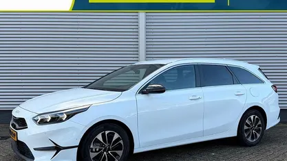 Wit Nieuw 2025 Kia Ceed Sportswagon Stationwagen | € 31.940 (Eerlijke prijs)