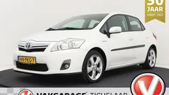 Wit Gebruikt 2011 Toyota Auris Hybrid Executive Hatchback | € 7.899 (Eerlijke prijs)