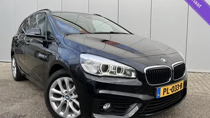 Zwart Occasion 2017 BMW 218 Executive Stationwagen | € 15.744 (Goede deal)