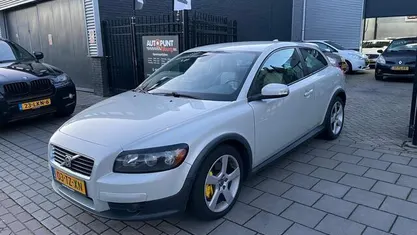 Occasion Volvo C30 Momentum 136 PK (100 kW) 2007 Wit, metallic lak Hatchback