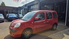 Rood Gebruikt 2013 Renault Kangoo Expression MPV | € 5.950 (Goede deal)