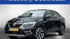 Zwart, metallic lak Gebruikt 2022 Renault Arkana SUV | € 23.450 (Eerlijke prijs)