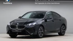 Zwart, metallic lak Gebruikt 2025 BMW 220 Comfort Edition Coupé | € 46.950 (Eerlijke prijs)