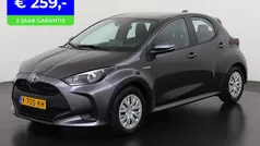 Grijs Gebruikt 2021 Toyota Yaris Hybrid Active Hatchback | € 20.740 (Eerlijke prijs)