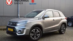 Grijs Gebruikt 2021 Suzuki Vitara Style SUV | € 22.900 (Eerlijke prijs)
