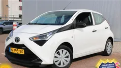 Wit Gebruikt 2022 Toyota Aygo Hatchback | € 12.450 (Super prijs)