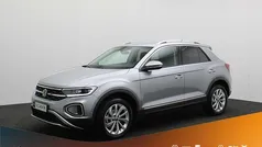 Gebruikt 2023 VW T-Roc Style SUV | € 32.400 (Eerlijke prijs)