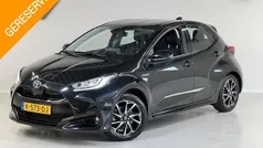Zwart Gebruikt 2020 Toyota Yaris Hybrid Edition Hatchback | € 19.749 (Eerlijke prijs)