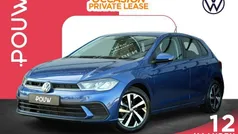 Blauw, metallic lak Gebruikt 2023 VW Polo Life Hatchback | € 23.950 (Eerlijke prijs)
