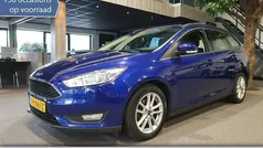 Blauw, metallic lak Gebruikt 2017 Ford Focus Stationwagen | € 6.990 (Eerlijke prijs)