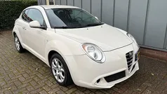 Wit (metallic) Gebruikt 2012 Alfa Romeo MiTo Distinctive Hatchback | € 3.450 (Eerlijke prijs)
