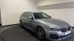 Grijs Gebruikt 2023 BMW 530e Comfort Edition Stationwagen | € 44.950 (Goede deal)