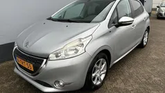 Grijs Gebruikt 2014 Peugeot 208 Style Hatchback | € 5.999 (Eerlijke prijs)