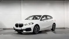 Wit Gebruikt 2023 BMW 118 Shadowline Hatchback | € 28.500 (Eerlijke prijs)