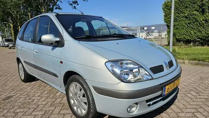 Grijs Gebruikt 2002 Renault Scénic MPV | € 1.399 (Eerlijke prijs)
