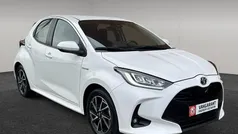 Wit Gebruikt 2020 Toyota Yaris Hybrid Hatchback | € 18.990 (Eerlijke prijs)