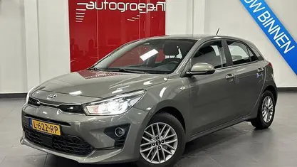 Urban green metallic (urg) Occasion 2021 Kia Rio Hatchback | € 14.950 (Goede deal)