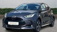 Gebruikt 2024 Toyota Yaris Sedan | € 26.000 (Eerlijke prijs)