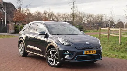 Blauw Gebruikt 2020 Kia e-Niro SUV | € 18.245 (Goede deal)