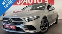 Grijs, metallic lak Gebruikt 2022 Mercedes A200 AMG line Hatchback | € 31.950 (Eerlijke prijs)