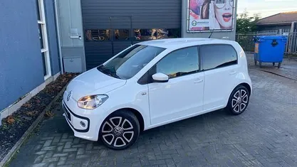 Gebruikt 2015 VW up! high up! Hatchback | € 6.950 (Eerlijke prijs)