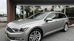 Grijs, metallic lak Gebruikt 2016 VW Passat Edition Stationwagen | € 12.950 (Goede deal)