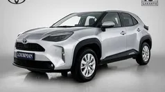 Grijs, metallic lak Gebruikt 2024 Toyota Yaris Cross Limited SUV | € 28.745 (Eerlijke prijs)