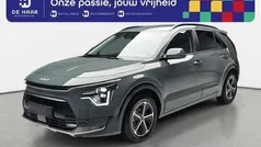 Groen, metallic lak Nieuw 2025 Kia Niro Spirit SUV | € 39.900 (Eerlijke prijs)