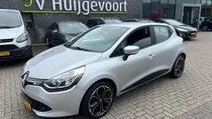Grijs Gebruikt 2013 Renault Clio IV Expression Hatchback | € 5.750 (Eerlijke prijs)