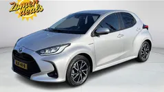 Grijs Gebruikt 2022 Toyota Yaris Hybrid Active Hatchback | € 20.875 (Eerlijke prijs)
