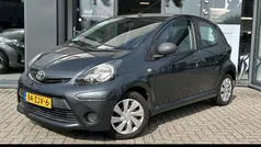 Grijs Gebruikt 2012 Toyota Aygo Comfort Hatchback | € 4.925 (Eerlijke prijs)