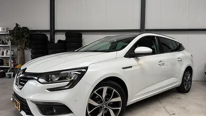 Occasion Renault Mégane GrandTour Bose Edition 132 PK (97 kW) 2016 Wit Stationwagen