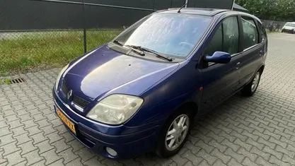 Blauw Gebruikt 2003 Renault Scénic Expression MPV | € 999 (Goede deal)