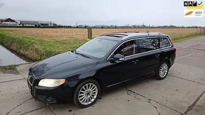 Zwart Gebruikt 2007 Volvo V70 Summum Stationwagen | € 3.250 (Eerlijke prijs)