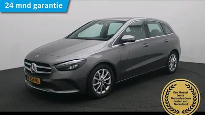 Grijs Occasion 2020 Mercedes B180 Advantage MPV | € 23.945 (Eerlijke prijs)
