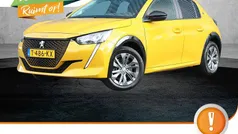 Geel Gebruikt 2023 Peugeot e-208 Active Hatchback | € 19.400 (Super prijs)