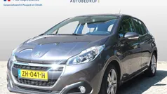 Grijs Gebruikt 2019 Peugeot 208 Signature Sky Hatchback | € 15.750 (Goede deal)