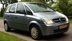 Grijs Gebruikt 2005 Opel Meriva Essentia MPV | € 1.850 (Eerlijke prijs)