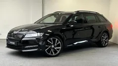 Metallic black magic (1z1z) Gebruikt 2022 Skoda Superb Business Line Stationwagen | € 30.750 (Eerlijke prijs)