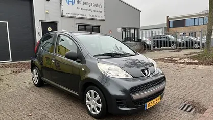Grijs Gebruikt 2011 Peugeot 107 Hatchback | € 2.150 (Goede deal)