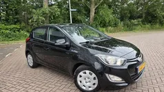 Zwart, metallic lak Gebruikt 2013 Hyundai i20 Hatchback | € 6.499 (Eerlijke prijs)