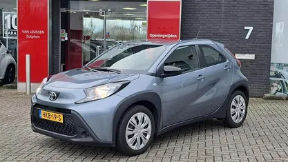 Occasion 2025 Toyota Aygo X X-play SUV | € 17.900 (Eerlijke prijs)